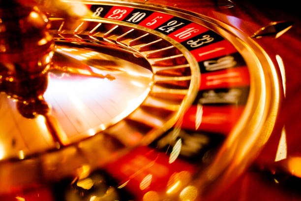 Lucky Twins live dealer card game interface on lentogel mobile